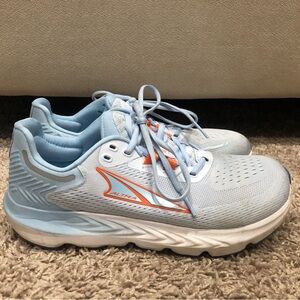 Women’s Altra Provision 7